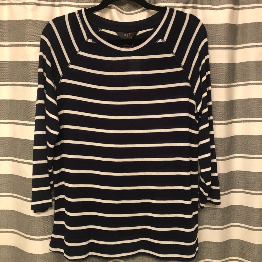 Arnold Three Quarter Sleeve Raglan Knot Top